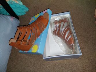 Sandles