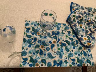 Paisley Glasses, Placemats And Mitts