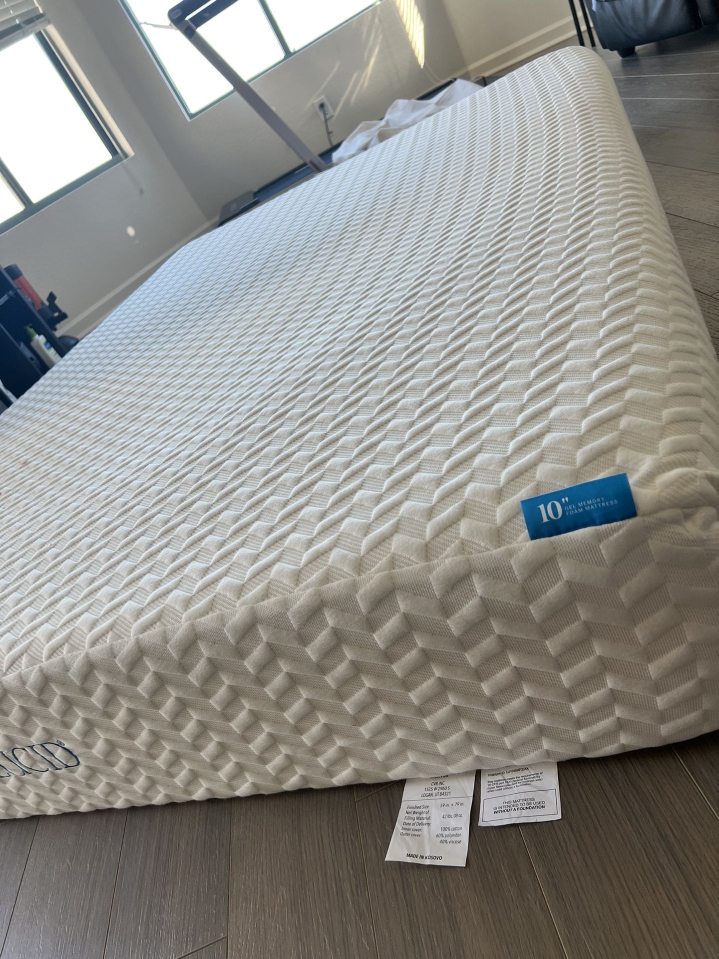 Lucid refresh 10” Gel Memory foam Mattress, firm, Queen