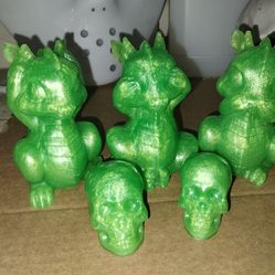 Custom dragon figures see no evil