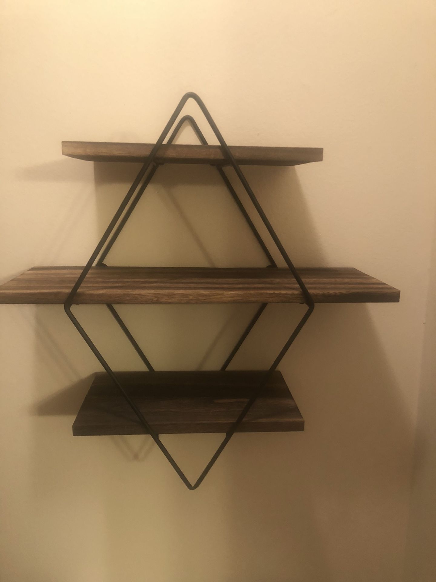 Geometric shelf