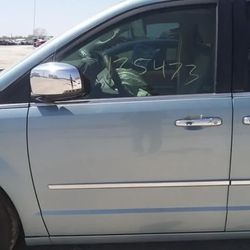 09 Town & Country Driver side Door & Matching Fender