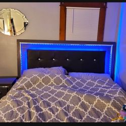 Fast Delivery 🚚 Great Financing Available✅ Gray Queen Size  Full LED Headboard  Bedroom Set With Storage 💥 Brand New ✨💯