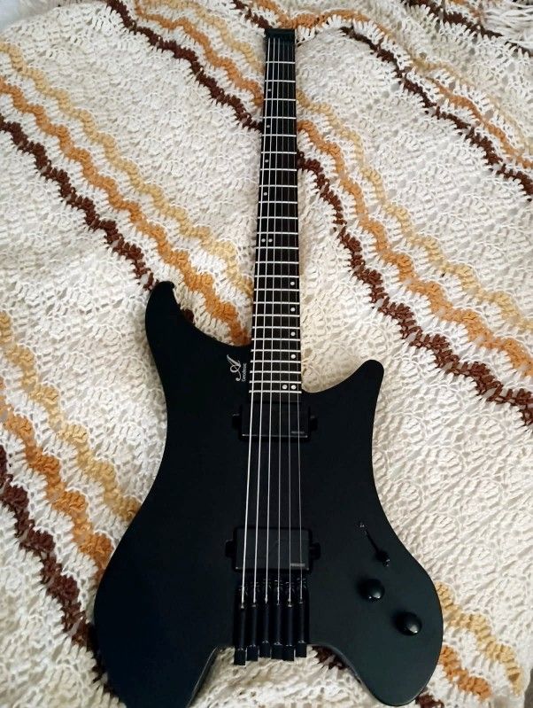 Agile Geodesic 630 Pro Baritone Guitar