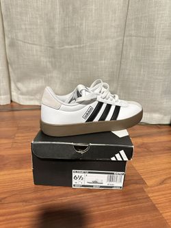 Adidas LV Court 3.0 Women’s Size 6 1/2