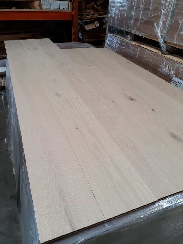 Engineered Wood (winter oak)