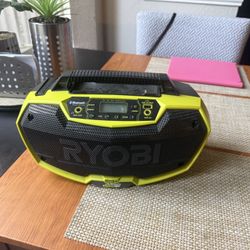 One+ Stereo Hybrid Ryobi Bluetooth Speaker With Radio 18v USED ONCE!