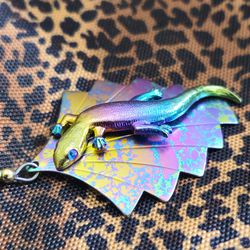 Vintage Very Pretty Metal Rainbow Lizard Earring with Crystal Eyes Single Earring