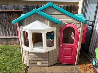 Step 2 Vintage Play house