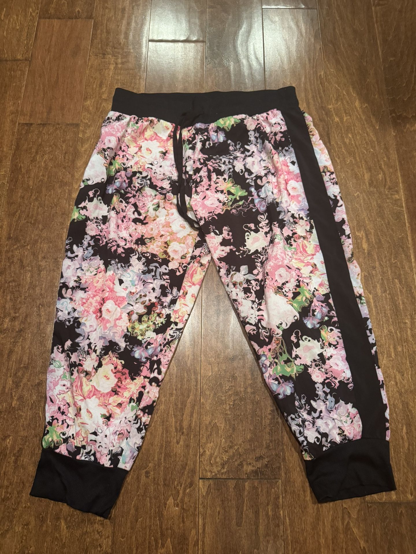 Woman’s Cynthia Rowley Joggers Size Medium Shipping Available