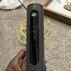 MOTOROLA 8x4 Cable Modem, Model MB7220, 343 Mbps