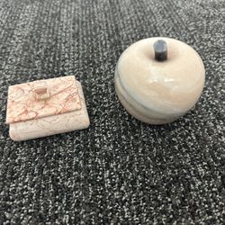 VINTAGE  MARBLE/ALABASTER STONE APPLE PAPERWEIGHT 