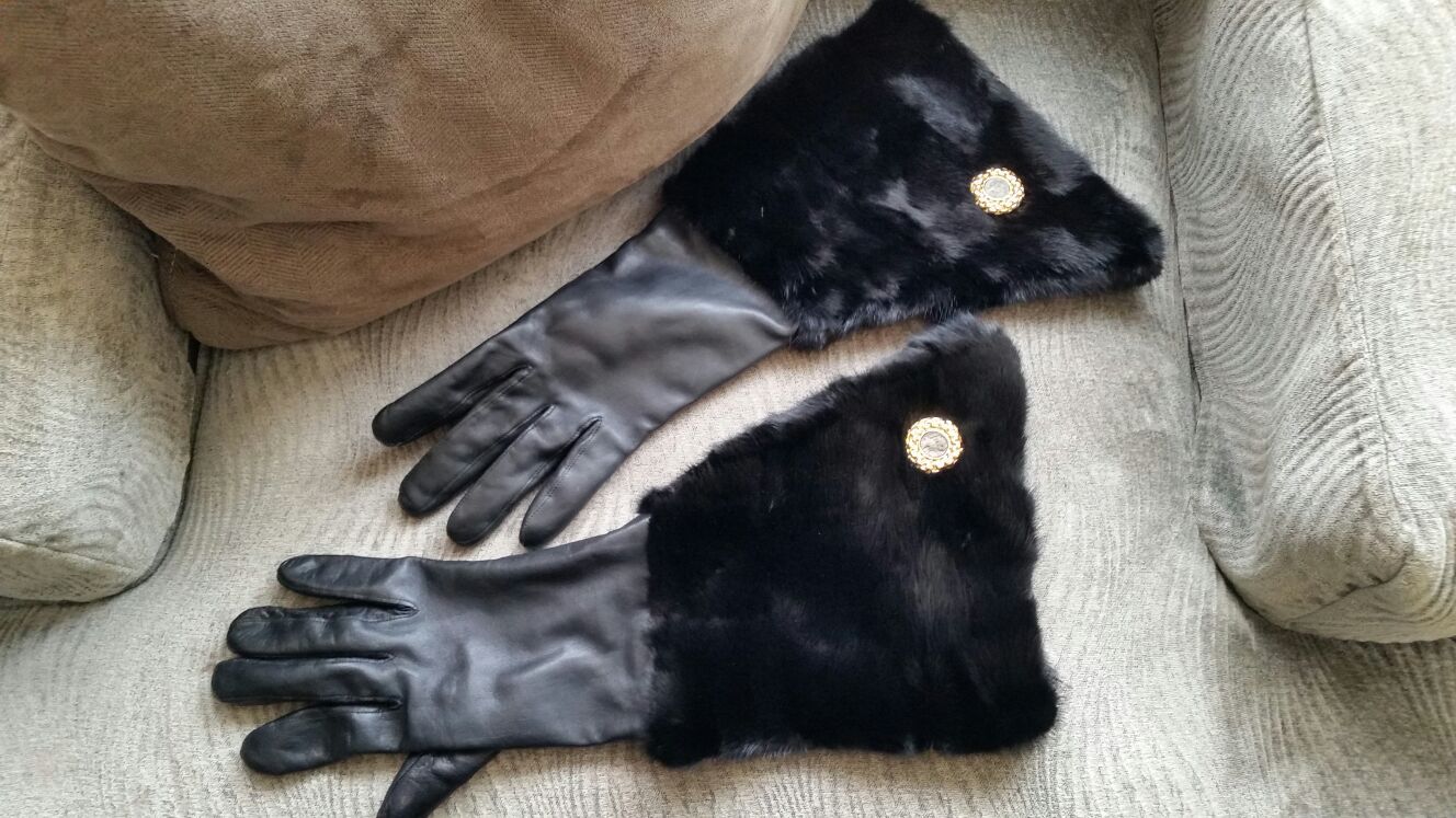 100% Real Vintage Leather & Fur Gloves, Fully Lined, EXCELLENT condition from Czechoslovakia!