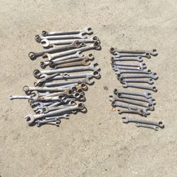Wrench SAE And Metric  Whole Lot Random Sizes 