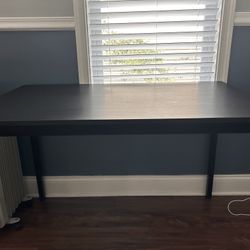Dining Table - Excellent Condition $55