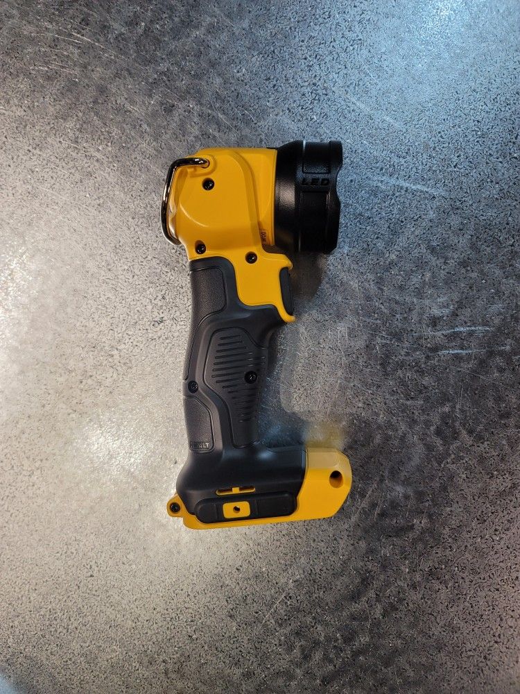 NUEVO, NEW Flashlight Dewalt $35