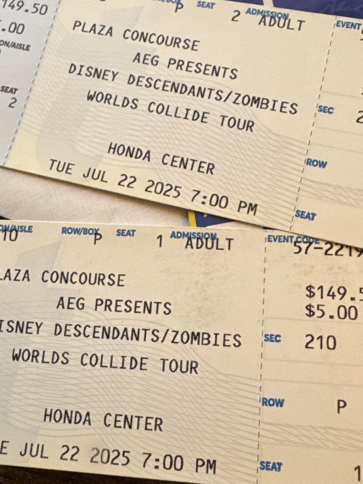 Tickets To Disney Descendants / Zombies Worlds Collide Tour
