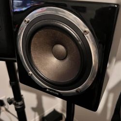 Avantone Mixcube Studio Reference Speakers