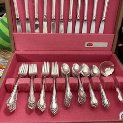 1847 Rogers Bros Reflection Series 65pc Box Set
