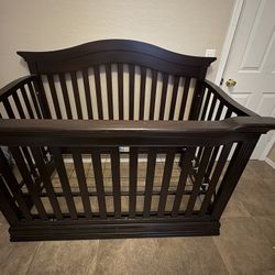Baby crib