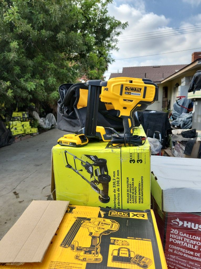 DEWALT
20V MAX XR Lithium-Ion Cordless 18-Gauge Narrow Crown Stapler Kit with 2.0Ah Battery, Charger and Contractor Bag STORE PRICE $399