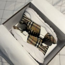Burberry Shoes 