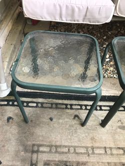 2 small garden tables