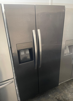 Deal: Frigidaire SxS Fridge – Ice/Water, Clean, Ready Now