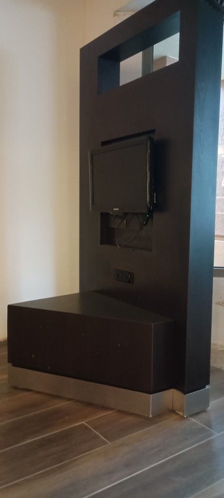 Virtual Advertising Display/Kiosk