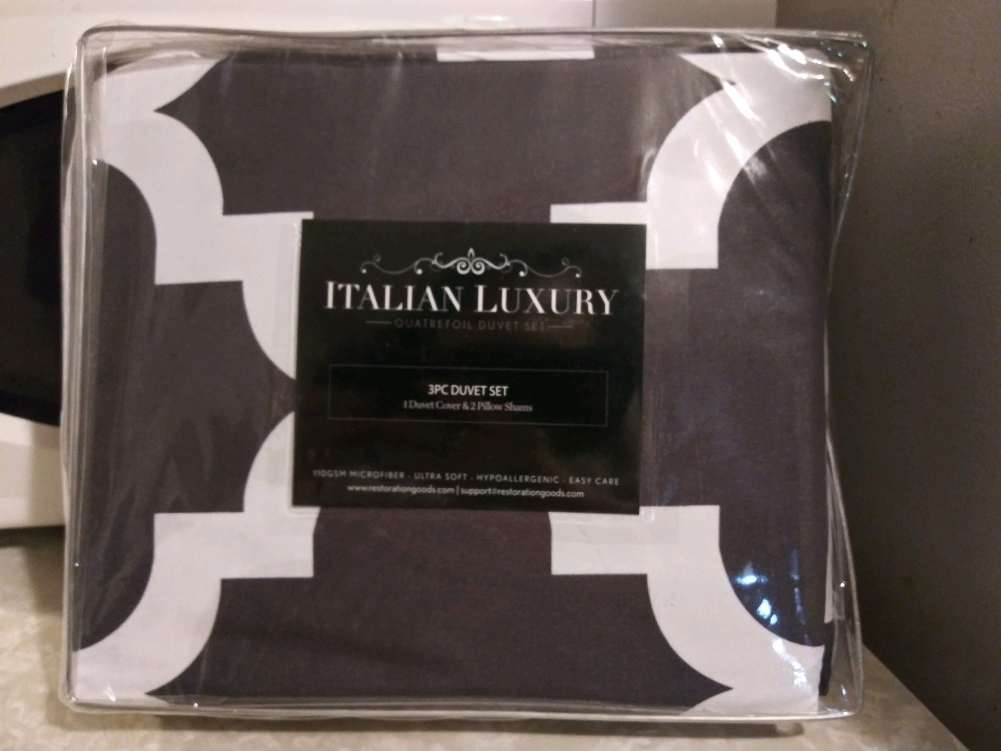 Full/Queen 1 duvet cover and 2 pillow shams