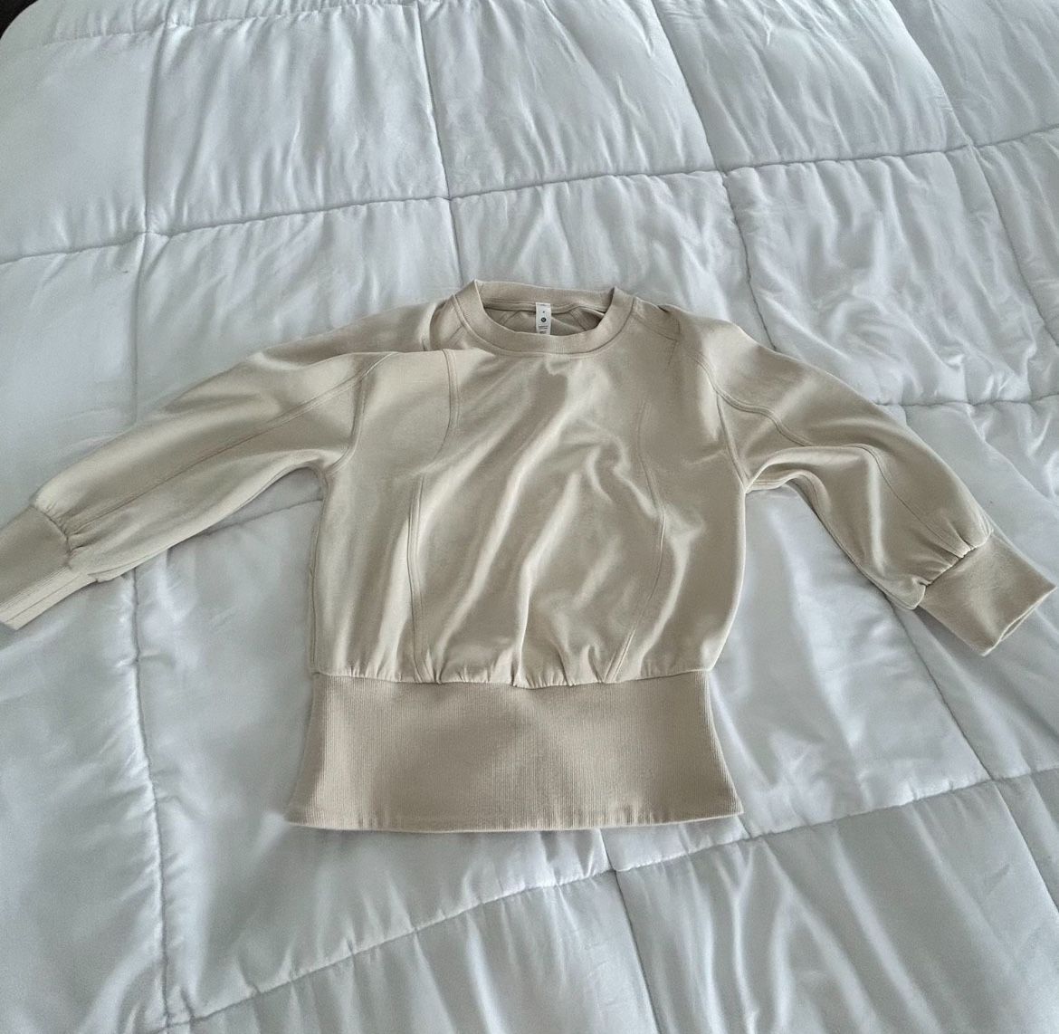 Lululemon Crème Sweatshirt
