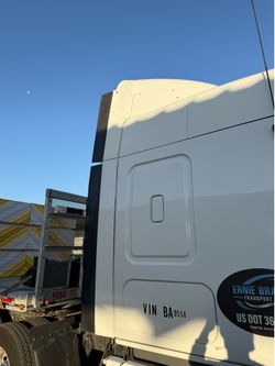 2011 Freightliner Cascadia fairings for sale