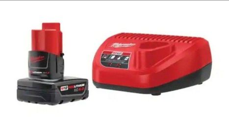 Milwaukee M12 12-Volt Lithium-Ion XC Battery Pack 4.0 Ah and Charger Starter Kit
