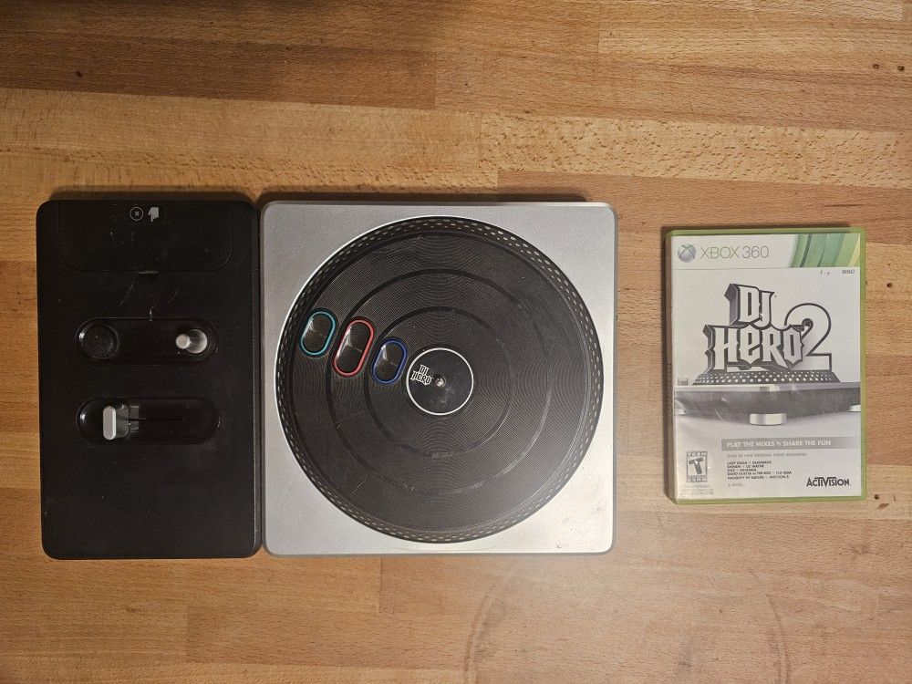 DJ Hero 2 With Turntable Controller For Xbox 360