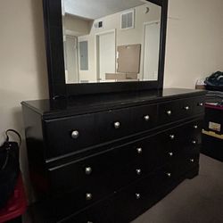 Dresser With Mirror And 2 Twin Bed Frames