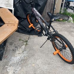 A Good Bike Only Thing Wrong Is The Chain Scratching Against The Tire
