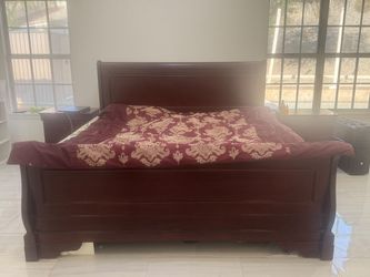 Kind Bed, Mattress, 2 Endtables