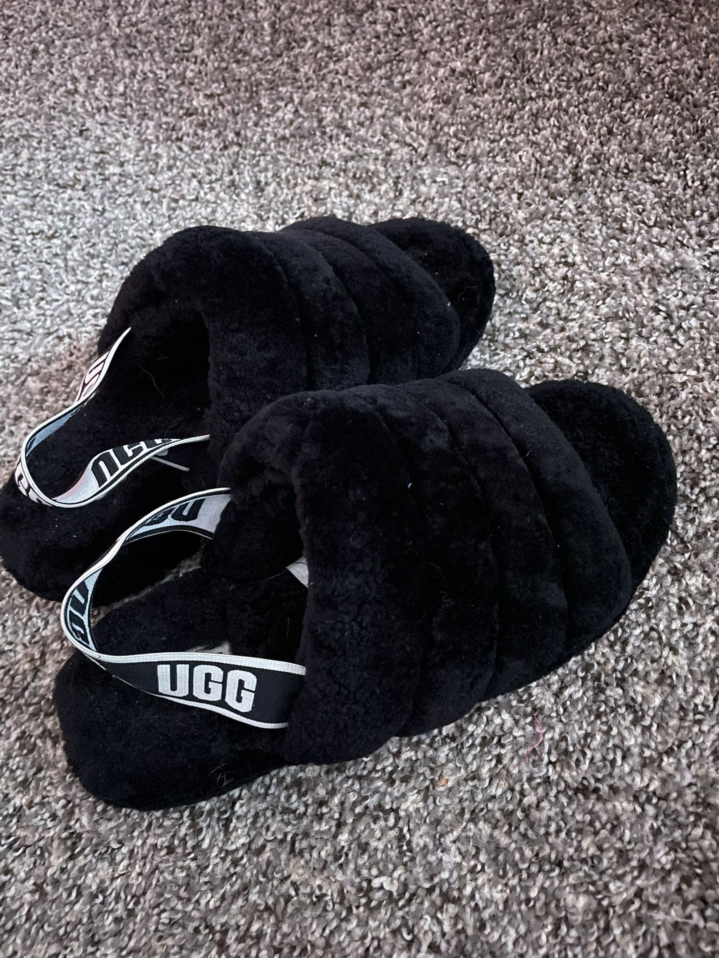 UGG Wmns Fluff Yeah Slide – Black 