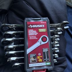 Husky  Reversible Ratcheting MM Combination Wrench Set. 7-Piece