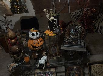 Garage And Barn Sale This Weekend The 6 And 7 Of December 9-5 Christmas Gifts And Decor For Everybody 