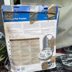 5 Meal Pet Feeder $10 