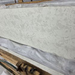 BLIZZARD WHITE QUARTZ KITCHEN COUNTERTOP 2' × 9'