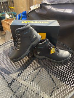 Caterpillar steel toe boots size 8 women