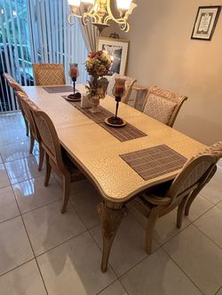 Elegant Traditional Dining Table & 6 Chairs – Complete Dining Set