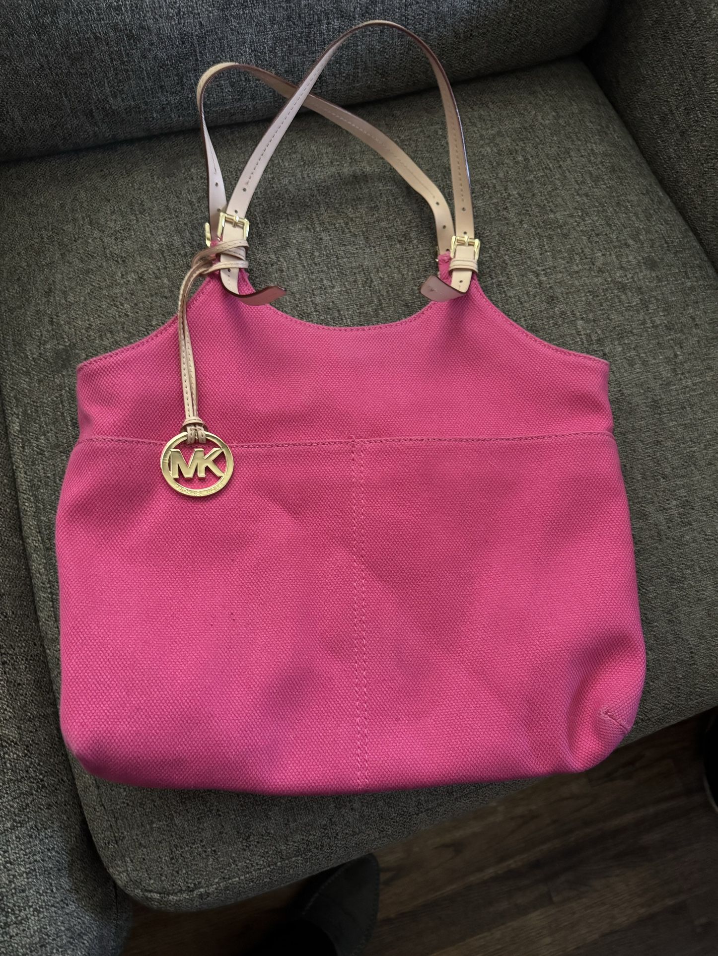 🌹🌷💐🥀Michael Kors Tote Bag