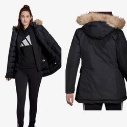 Women Adidas NWT Parka Hooded Jacket Size S, Perfect For Rainy Days, Snow Trips Or Any Outdoor Activity 