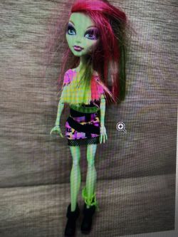 Monster High Venus Mcflytrap First Wave Doll