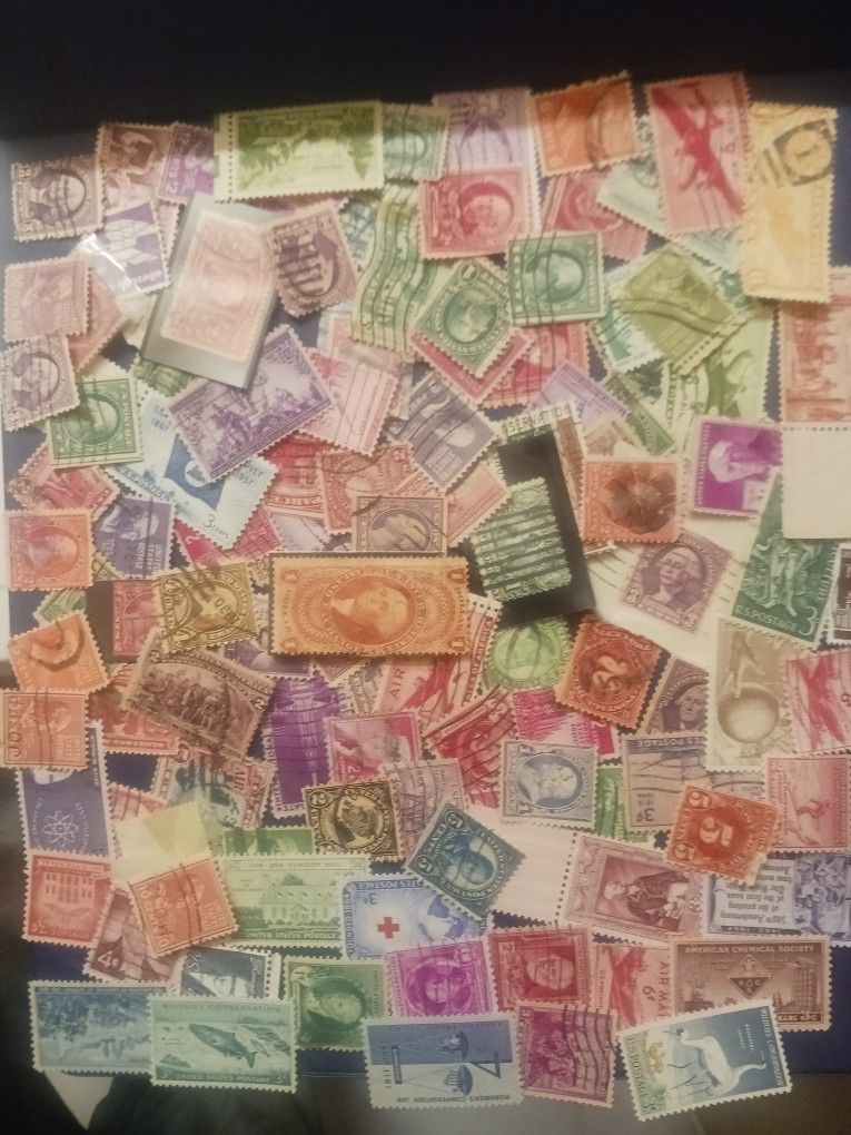 Pile Of Old US Stamps Unknown From Estate