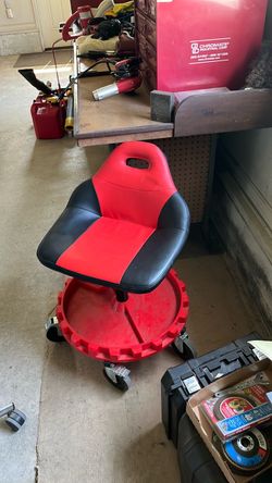 Adjustable height shop chair