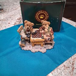 " BOYD'S BEARS" COLLECTIBLE. 